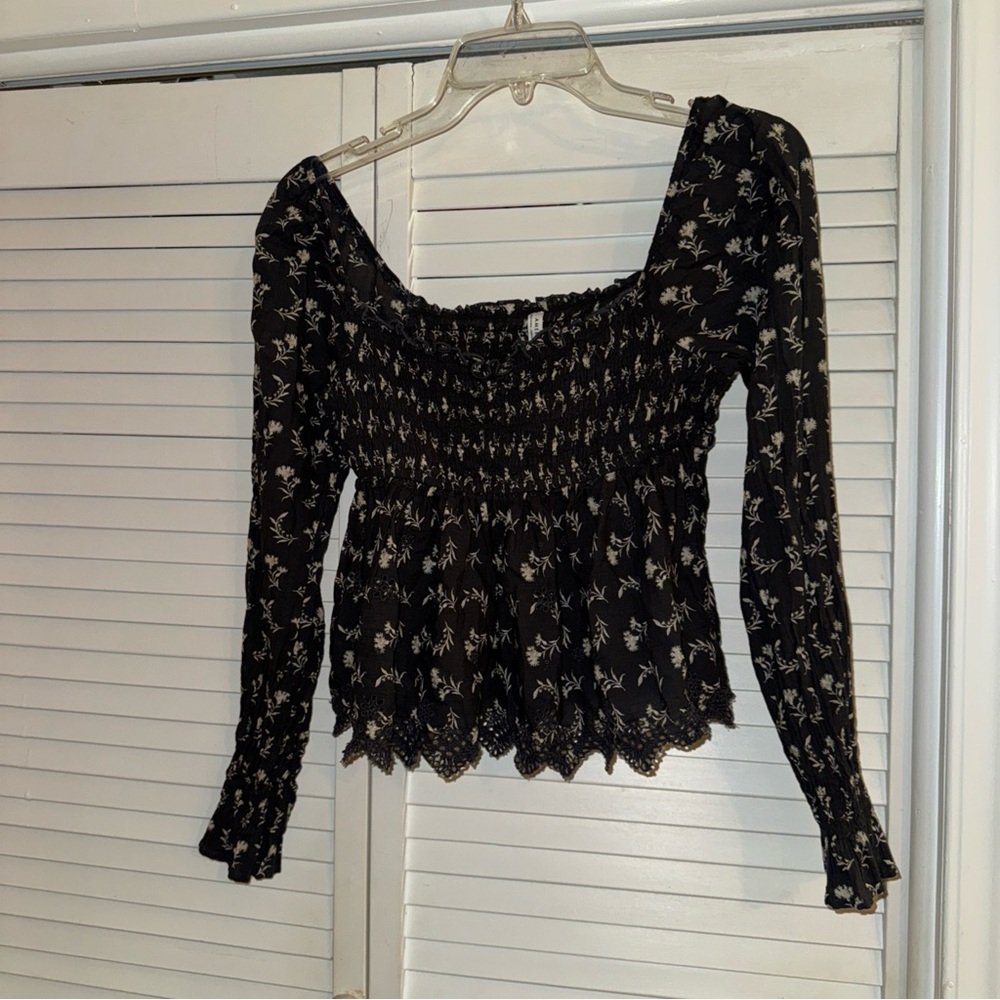 American Eagle Outfitters Black Floral Blouse